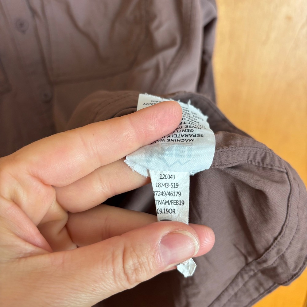 REI Co-op A Wilderness Women's Button Up Long Sleeve Shirt Hiking Travel - Picture 4 of 8